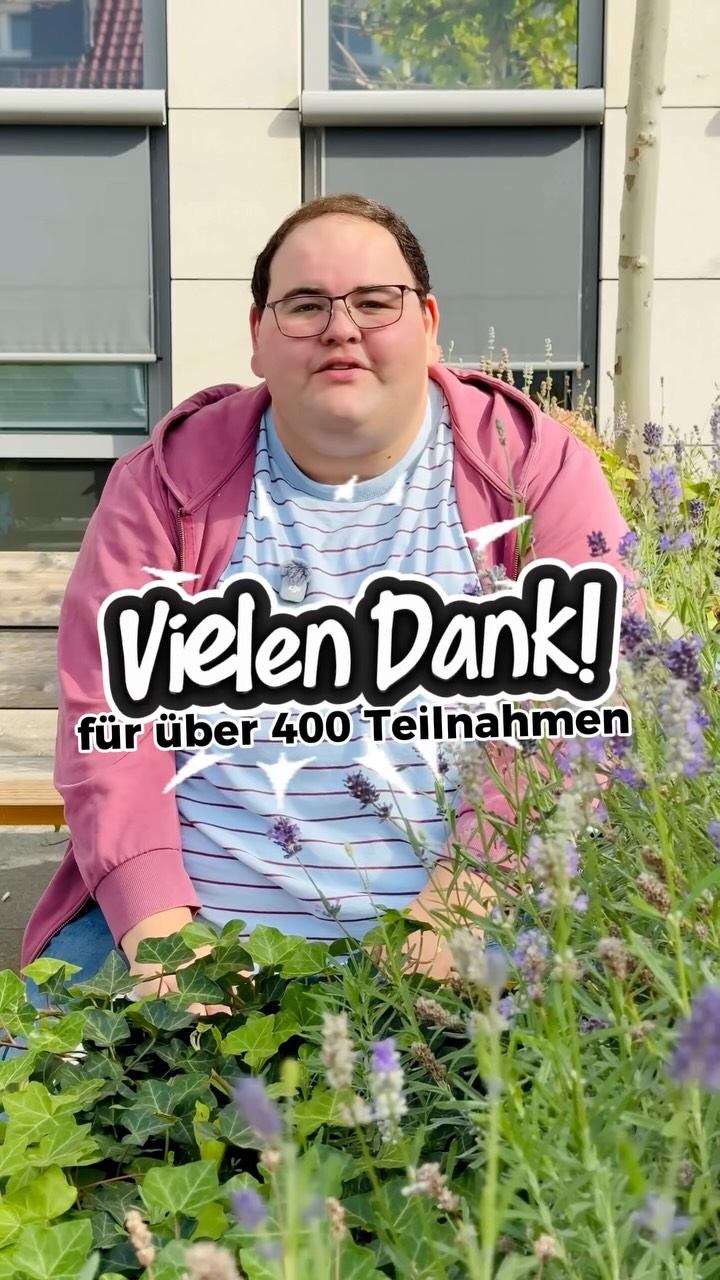 Schaffen wir gemeinsam die 500? 🥹🎓

Ich bin wirklich überwältigt davon, wie viele Menschen in den vergangenen Wochen schon bei meiner Bachelorarbeitsumfrage mitgemacht, sie geteilt oder weitergeschickt haben. ❤️

Danke euch! 🫶🏻

Jetzt geht die Umfrage langsam auf die Zielgerade – und ich habe ein letztes großes Ziel:

Knacken wir gemeinsam noch die 500 Teilnehmenden? 👀

Dabei ist völlig egal, ob du politisch aktiv bist, dich nur gelegentlich für Politik interessierst oder Politik eigentlich überhaupt nicht dein Ding ist. Genau diese unterschiedlichen Perspektiven brauche ich für meine Bachelorarbeit.

📍 deutschlandweit
👥 ab 16 Jahren
🔒 anonym
⏱️ ca. 10–15 Minuten

👉 LINK in Bio

Du hast schon mitgemacht? Dann hilfst du mir genauso, wenn du den Link noch einmal an Freund*innen, Familie oder Kolleg*innen weiterleitest. 🫶

Mal schauen, ob wir die 500 gemeinsam noch schaffen. 🚀

#Bachelorarbeit #Umfrage #SoSciSurvey #Studium #Deutschland
