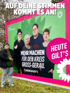 🗳️Auf deine Stimmen kommt es an. 
Die Wahllokale sind noch bis 18:00 Uhr geöffnet, das heisst:
WÄHLEN GEHEN! 
Die Kommunalwahl entscheidet über viele Dinge des alltäglichen Lebens, also bitte nutze deine Stimmen und entscheide mit, welche deiner Nachbar*innen die Politik vor Ort als ehrenamtliche Kommunalpolitiker*innen mitgestalten. 

Jede Stimme zählt 💚🌻
#GemeinsamGehts